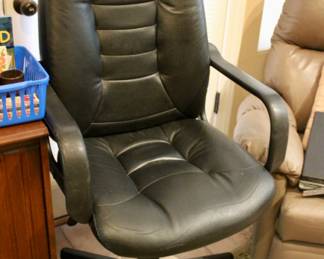 Rolling office chair 