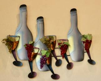 Grapes and wine hanging wall decor 