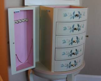 Vintage jewelry dresser 