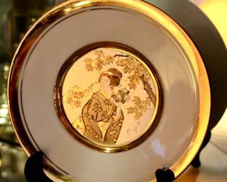 Asian artistic decorative gold plate 