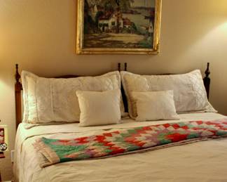 Queen bed and pillows 