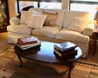Folding leaf coffee table and white sofa 