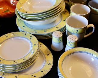 yellow summer dish set