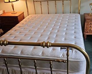 Queen Size Brass Bed With Box Springs Mattress