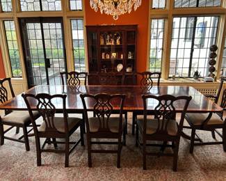 Stickley dining room table with 3 leaves and 8 chairs