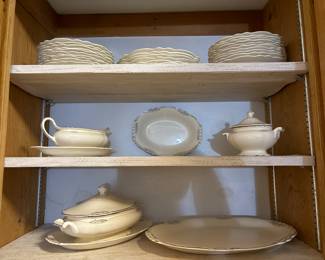 Homer Laughlin Antique China 35 pcs
Virginia Rose
Made in USA
