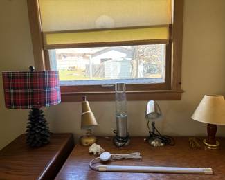 Vintage Table lamps
Portable  24”  light

