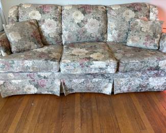 Floral Couch
73 x 23 x 33