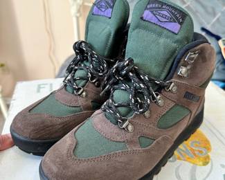 Green Mountain Merrell Hiking Boots