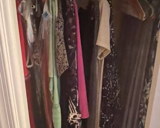 Large selection of women's clothes (new and vintage).