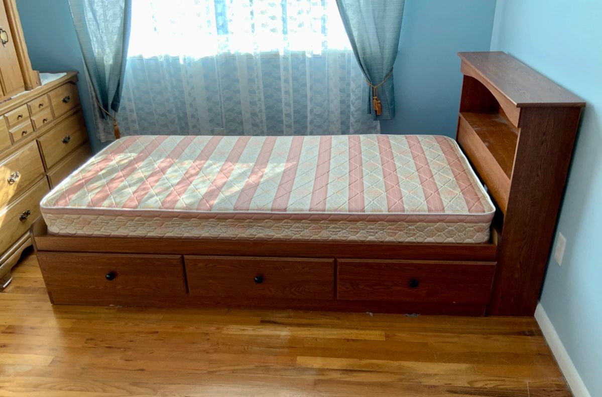  Perdue Twin Captain's Bed