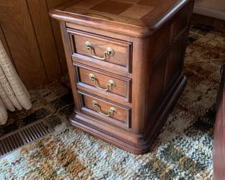 3 drawer end table - oak 24x16