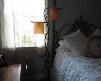 Metal floor lamp - twisted branches