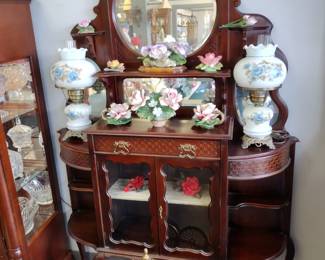 Vintage Etagere with capo and a Fireplace fan