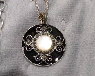 Sterling silver necklace with Black Onyx. Pendant