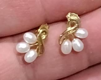 14K Gold and Pearl earrings.