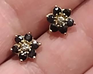14 karat gold black Onyx earrings.