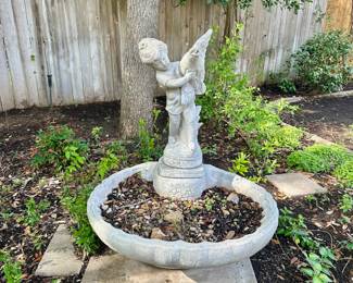 $175.00 - Concrete Bird Bath Fountain