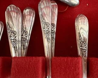 $175.00 - Wm Rogers Flatware “Stratford” 105 pc set