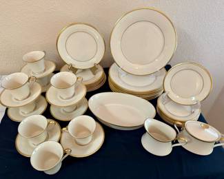 $265.00 - Lenox Eternal China - 44 pcs (8 place setting)