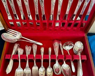 $175.00 - Wm Rogers Flatware “Stratford” 105 pc set