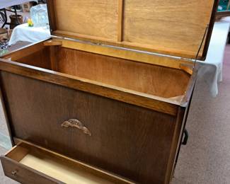 Lift top w/ drawer also