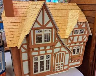 Dolls and related doll collectibles. Handmade doll houses 