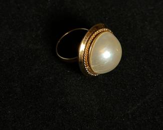 Gold & Pearl Ring