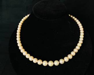 Lovely Mikimoto Pearl Necklace