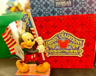 Disney tradition Walt Disney showcase collection