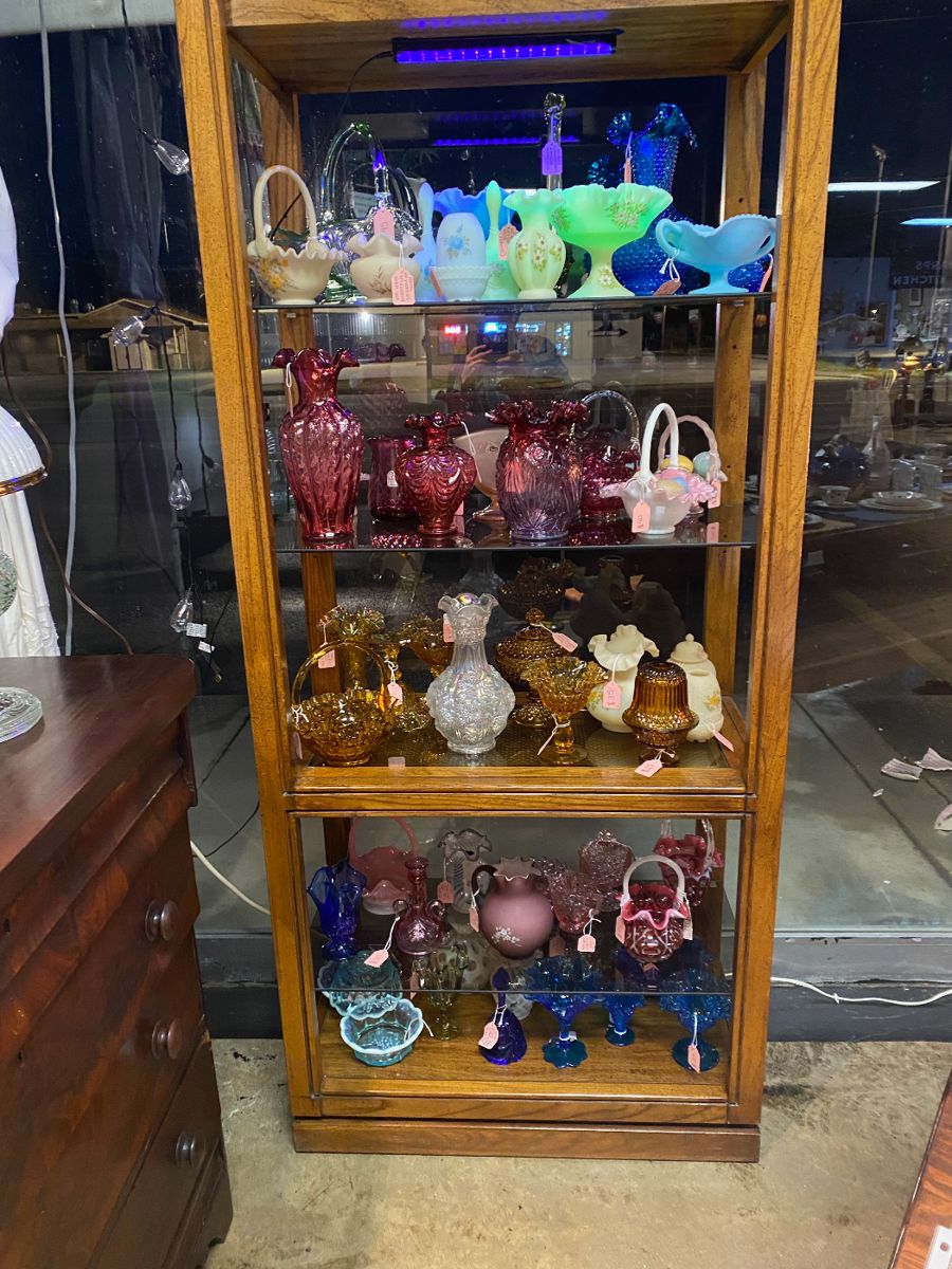 SHARP'S ANTIQUES & ESTATES in Soddy Daisy, TN starts on 3/27/2024