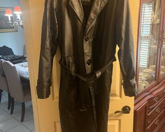 Long men’s leather coat