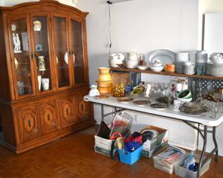 Dining/Electronics Room Overview (Access to backyard)