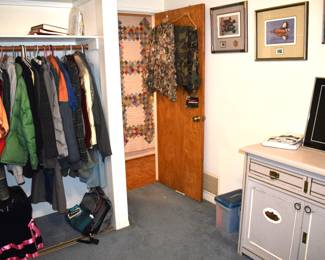 Middle Bedroom Overview