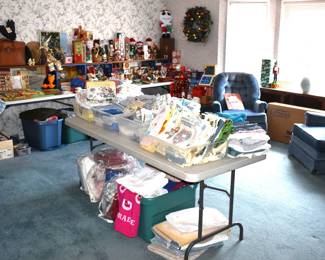 Primary Bedroom Holiday Room Overview