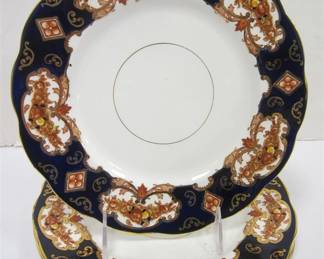 ROYAL ALBERT HEIRLOOM PLATES