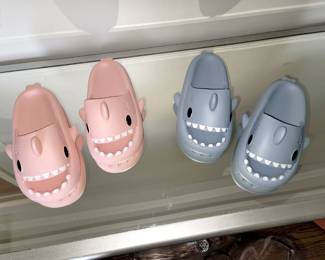 Women's Shark slippers 