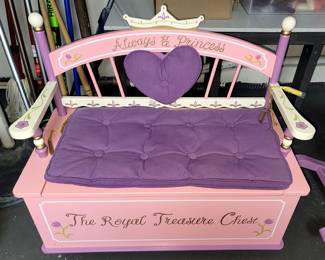Darling princess storage bench