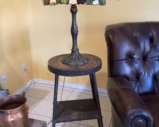 stained glass table lamp, and its table