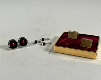 (7PC) MIXED CUFF LINKS | Includes: pair of brass locket cuff links, metal & enamel lady bug cuff links, and 3 metal & enamel cuff links.