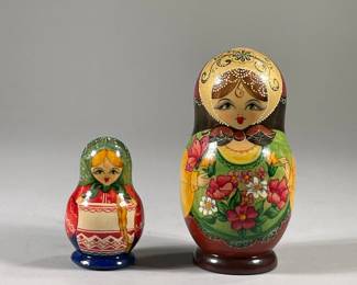(2PC) PAIR RUSSIAN NESTING DOLLS | Pair of Russian nesting dolls, signed with same signature in Russian on bottom