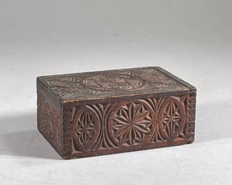 ANTIQUE TRAMP ART CARVED BOX | A wonderful example of an early 20th century tramp art carved box with cigar box joinery edges