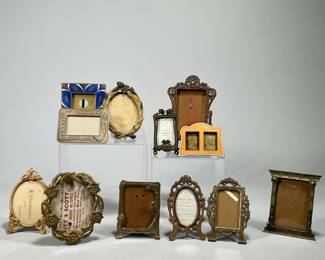 (12PC) MIXED BRASS & BRONZE PICTURE FRAMES | Mixed lit of brass & bronze picture frames, some with floral design, painted, enameled, and more
