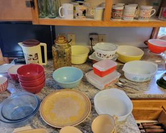 Some pyrex dishes. 