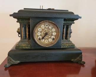 Ingraham early 1900s Vintage mantle Clock.