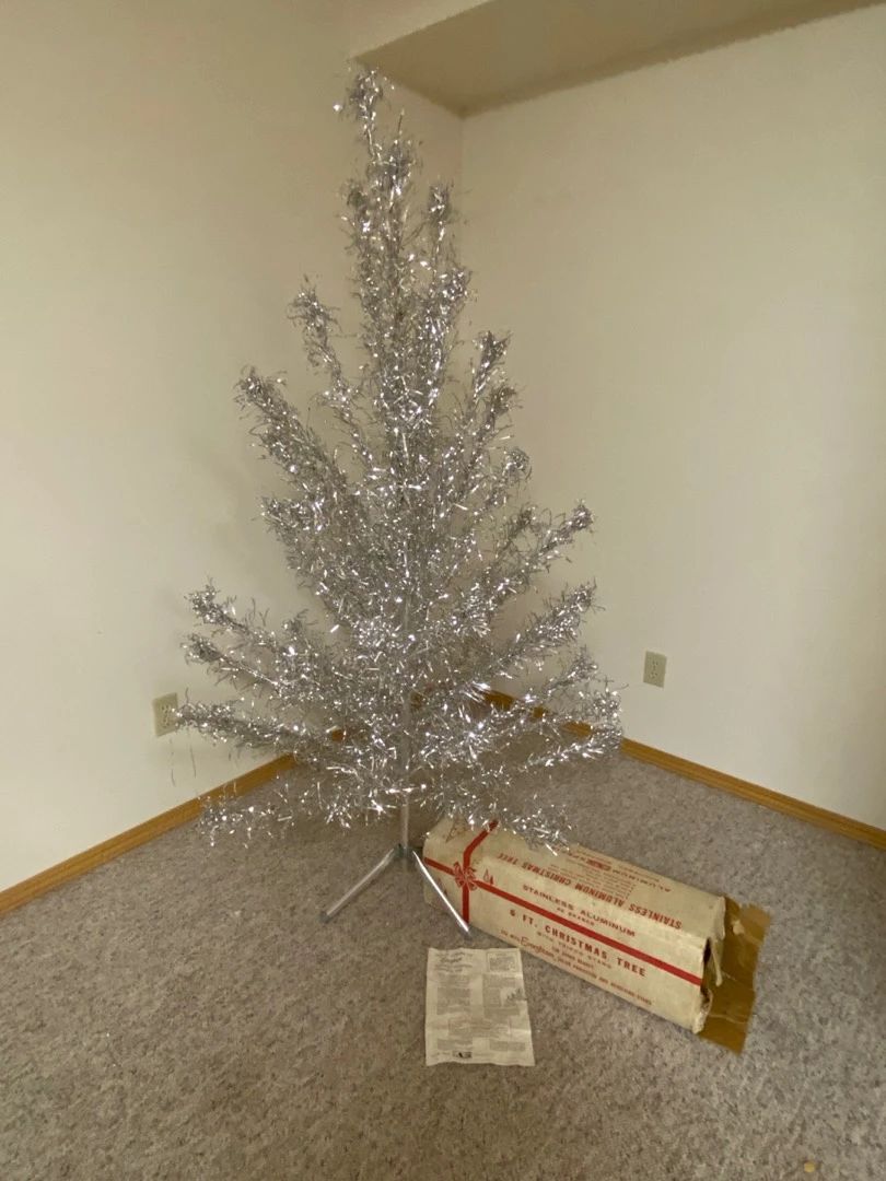 6 Foot Stainless Aluminum Christmas Tree
