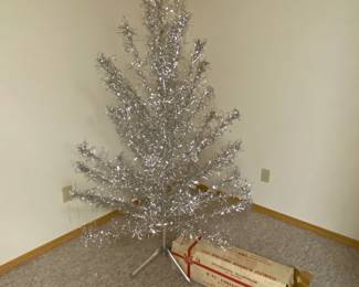 6 Foot Stainless Aluminum Christmas Tree