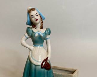 Goldscheider Decorative Figurine With Cigarette Holder And Ash Tray
