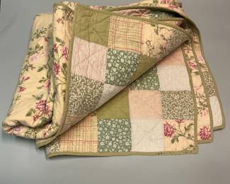Full Size Floral Bed Quilt In Pinks And Greens
