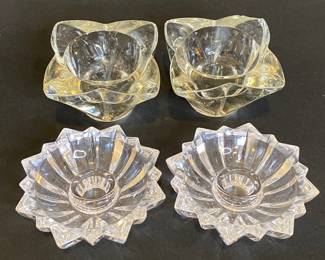 Two Pairs Of Glass Votive Candle Stick Holders *one Is Chipped
